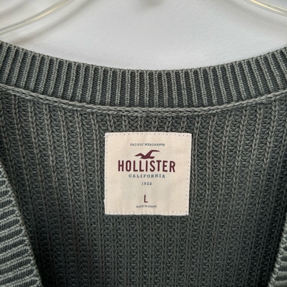 Hollister Peep Shoulder Green Cut-Out Sweater - Picture 6 of 7
